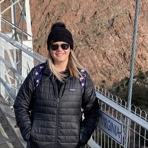 Meet your Posher, Courtney